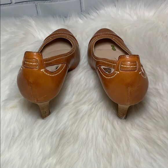 Rockport Tan Leather Kitten Heel Pumps Size 5W - Picture 3 of 6